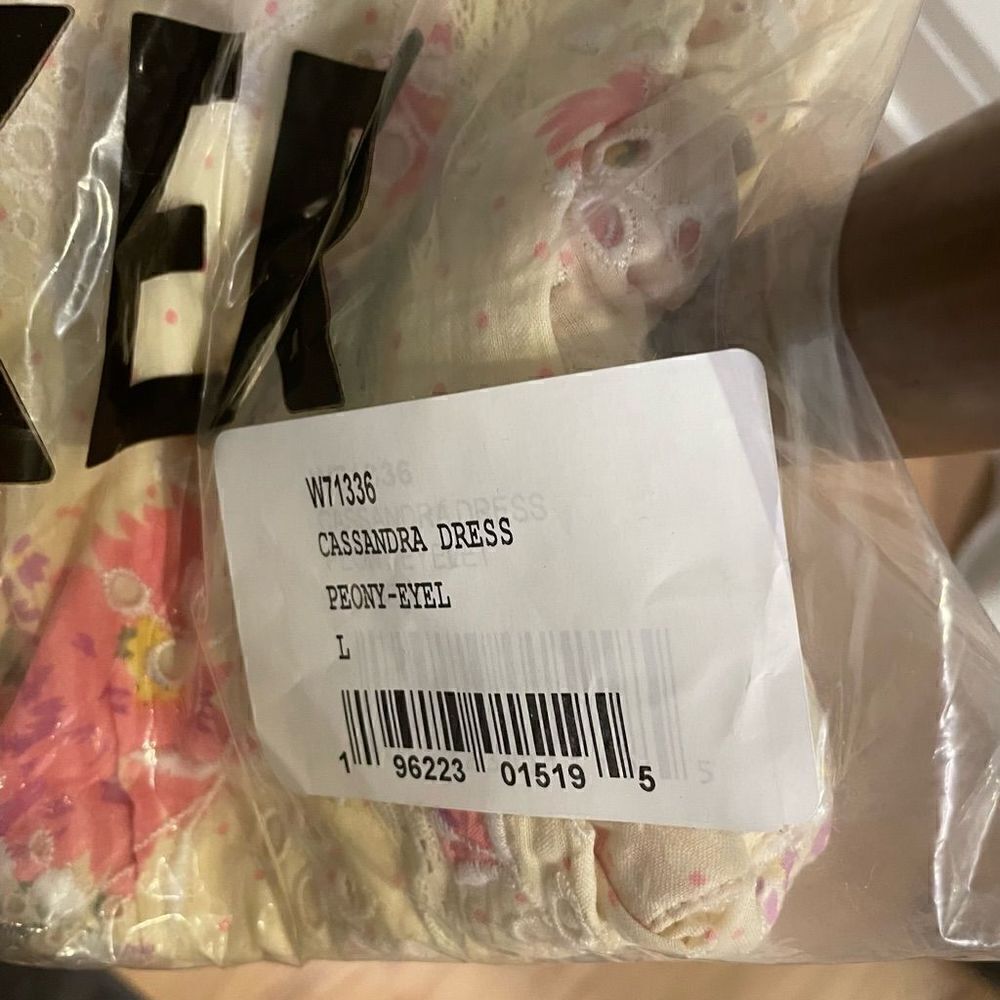 Walter Baker Peony Eyelet Cassandra Mini Dress - Picture 5 of 6